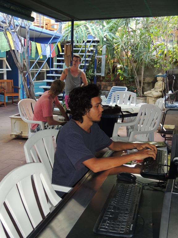 Reef Lodge Backpackers タウンズビル エクステリア 写真