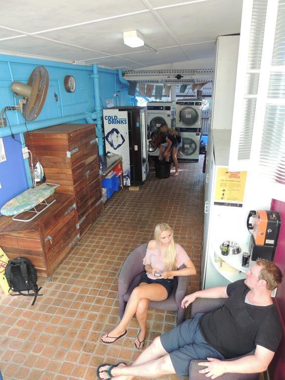 Reef Lodge Backpackers タウンズビル エクステリア 写真