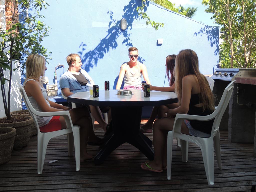 Reef Lodge Backpackers タウンズビル エクステリア 写真